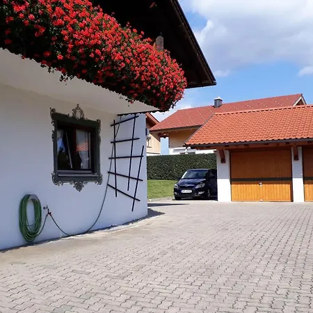 아파트 Ferienwohnung-susanne-im-gaestehaus-bergfrieden